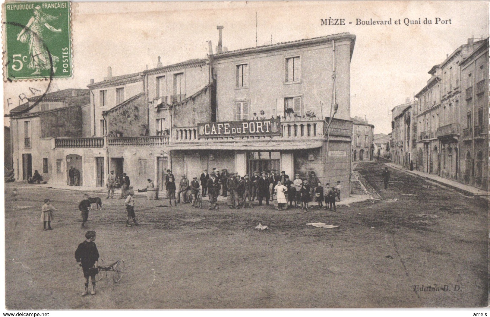 FR34 MEZE - Boulevard Et Quai Du Port - Café Du Port - Animée - Belle - Mèze