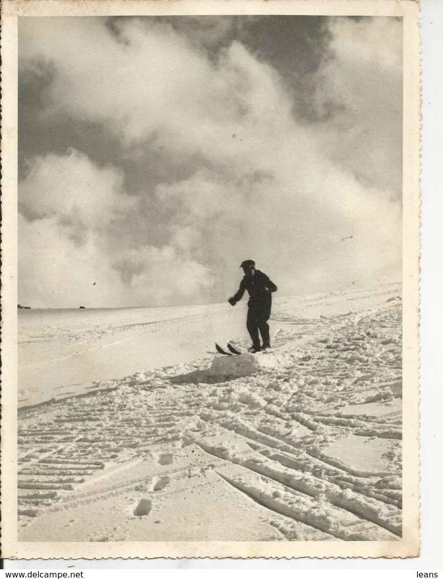 SKIEUR A L EPOQUE  (pas De Batons) - Sports D'hiver