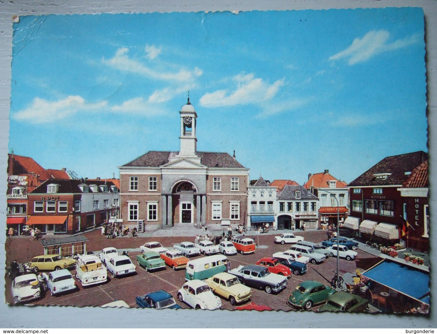 HARDERWIJK / MARKT / BELLE CARTE PHOTO ET SUPERBE COLLECTION DE VOITURES SUR LA PLACE / 1966 - Harderwijk