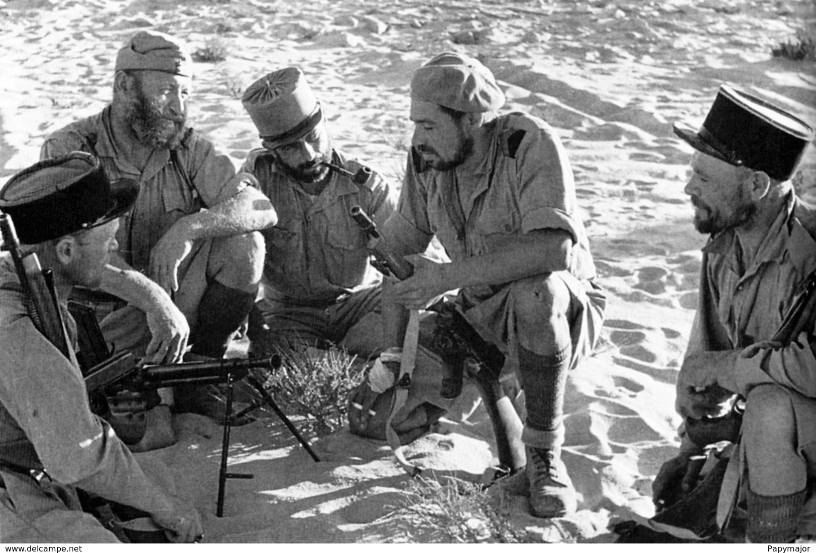 Militaria WW2 -  Commandos De La Légion Etrangère Dans Le Désert Libyen En 1942 - 1939-45