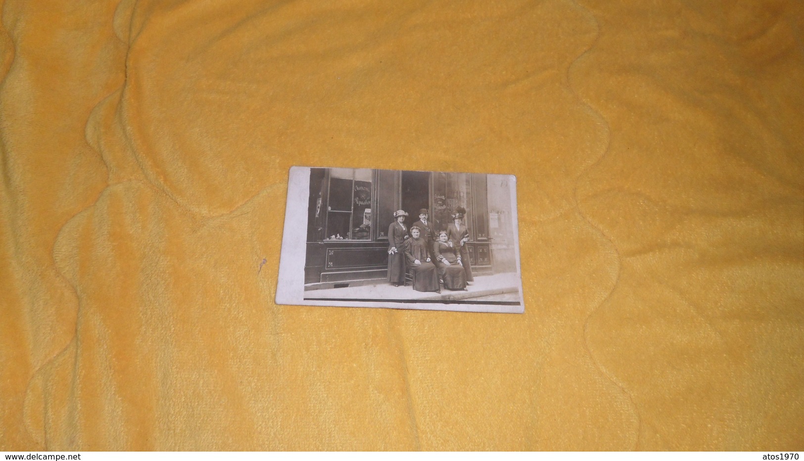 CARTE POSTALE PHOTO ANCIENNE NON CIRCULEE DATE ?. / A ETUDIER / COMMERCE NON SITUE CHAUSSURES REPARATIONS / FRAISETTE AU - Negozi