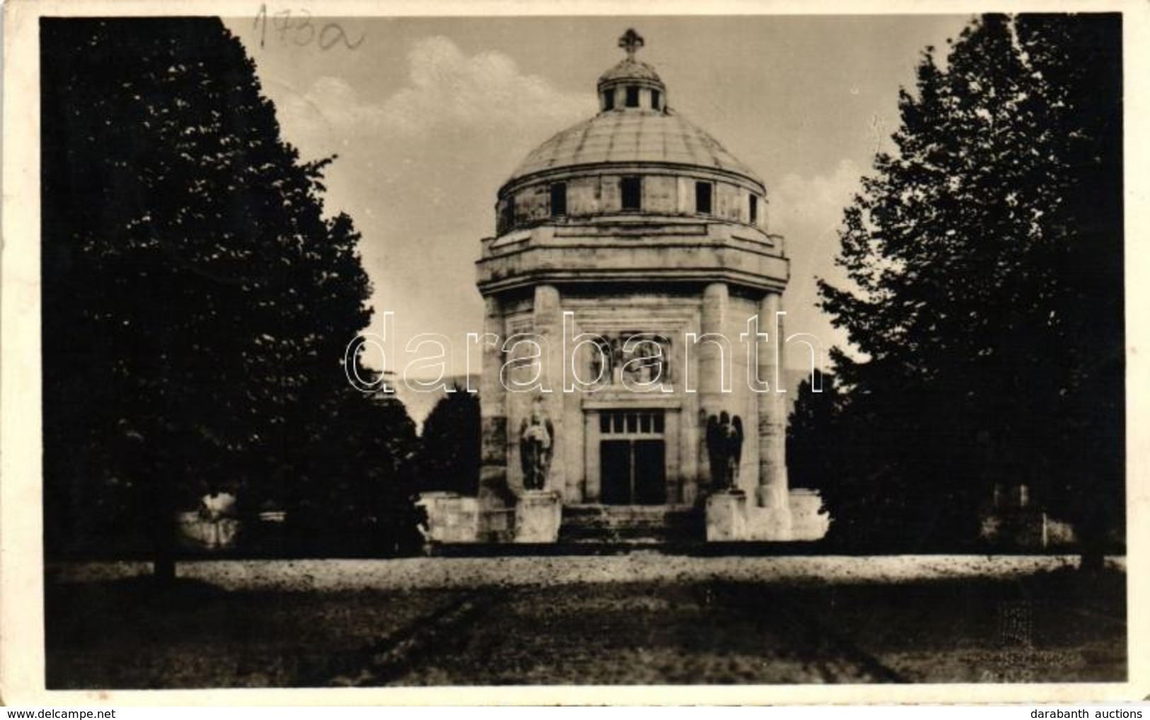 T2 Krasznahorkaváralja, Krásnohorské Podhradie; Mauzóleum, Kiadja Fuchs József / Mausoleum - Ohne Zuordnung