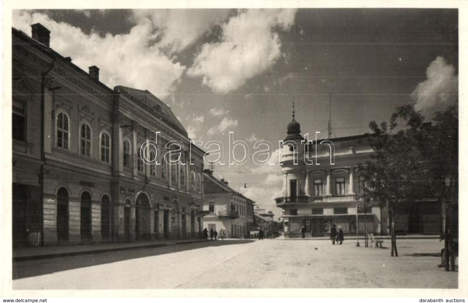 * T2 Rimaszombat, Rimavska Sobota; Horthy Miklós Tér, Hrivnák, Noci Sándor és Boros üzlete, Cukrászda / Square With Shop - Ohne Zuordnung