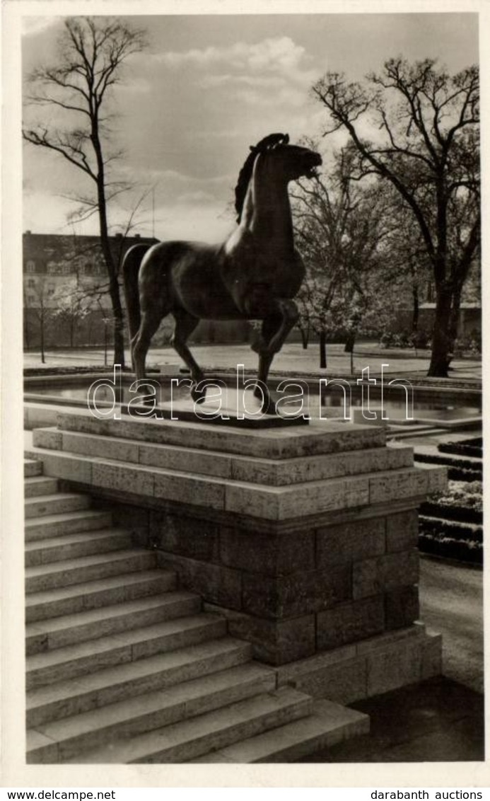 ** T1 Berlin, Neuen Reichskanzlei, Bronzeplastik / Statue - Zonder Classificatie