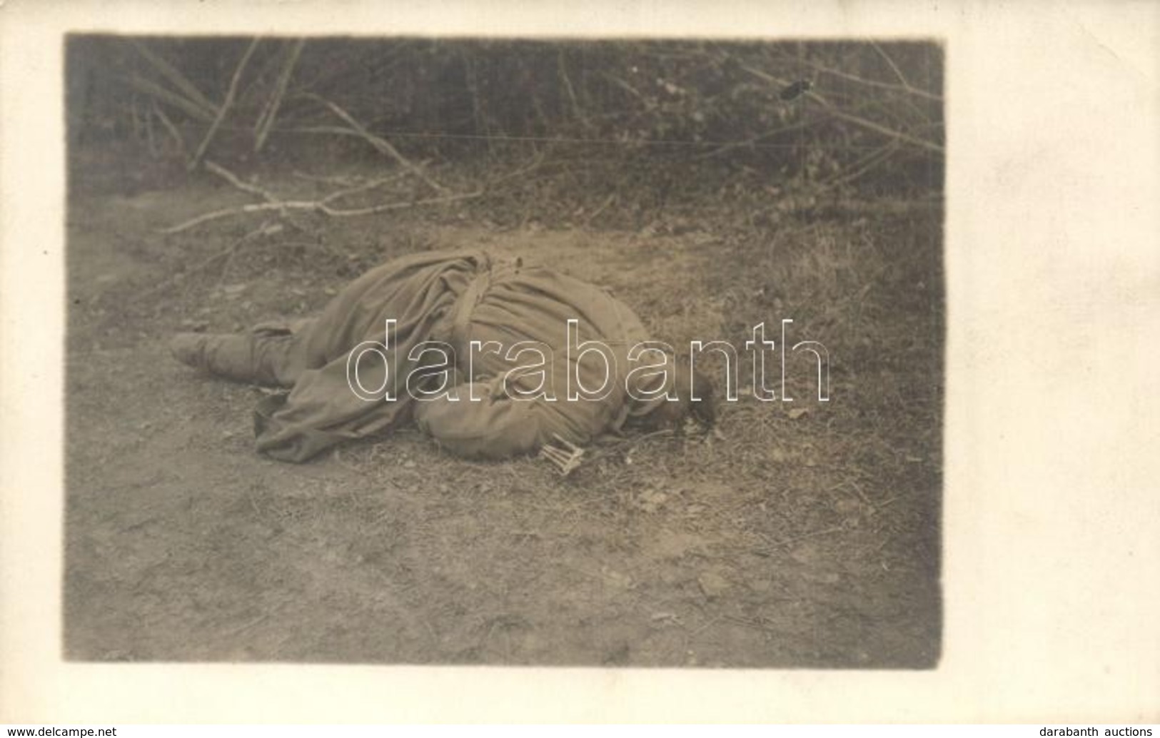 ** 2 Db Els? Világháborús Fotó: Halott Katonák A Lövészárokban / 2 WWI Military Photos With Dead Soldiers In The Trenche - Ohne Zuordnung