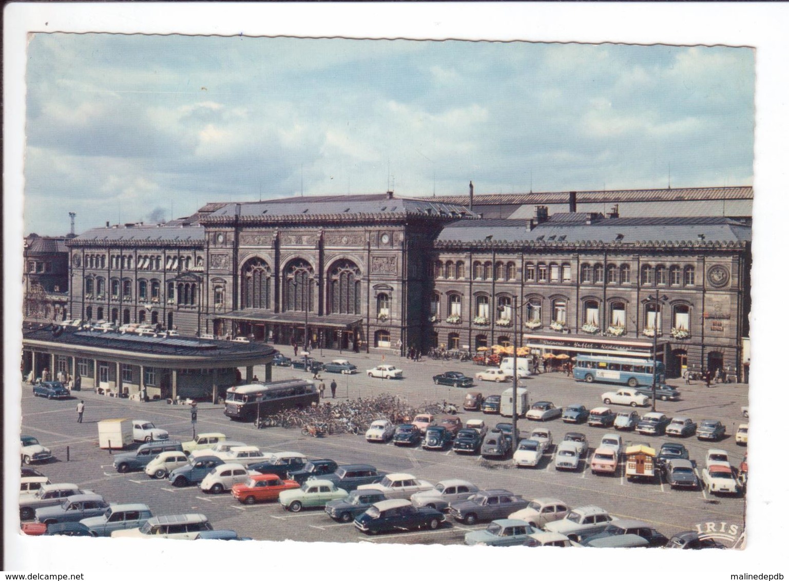 CP - GARE DE STRASBOURG - Nombreuses Voitures Anciennes - Strasbourg