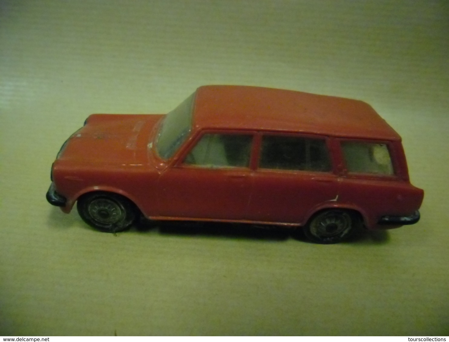 VINTAGE SIMCA 1500 BREAK NOREV 1/43 ° N° 86 - à Réparer Ou Pour Pièces - Norev