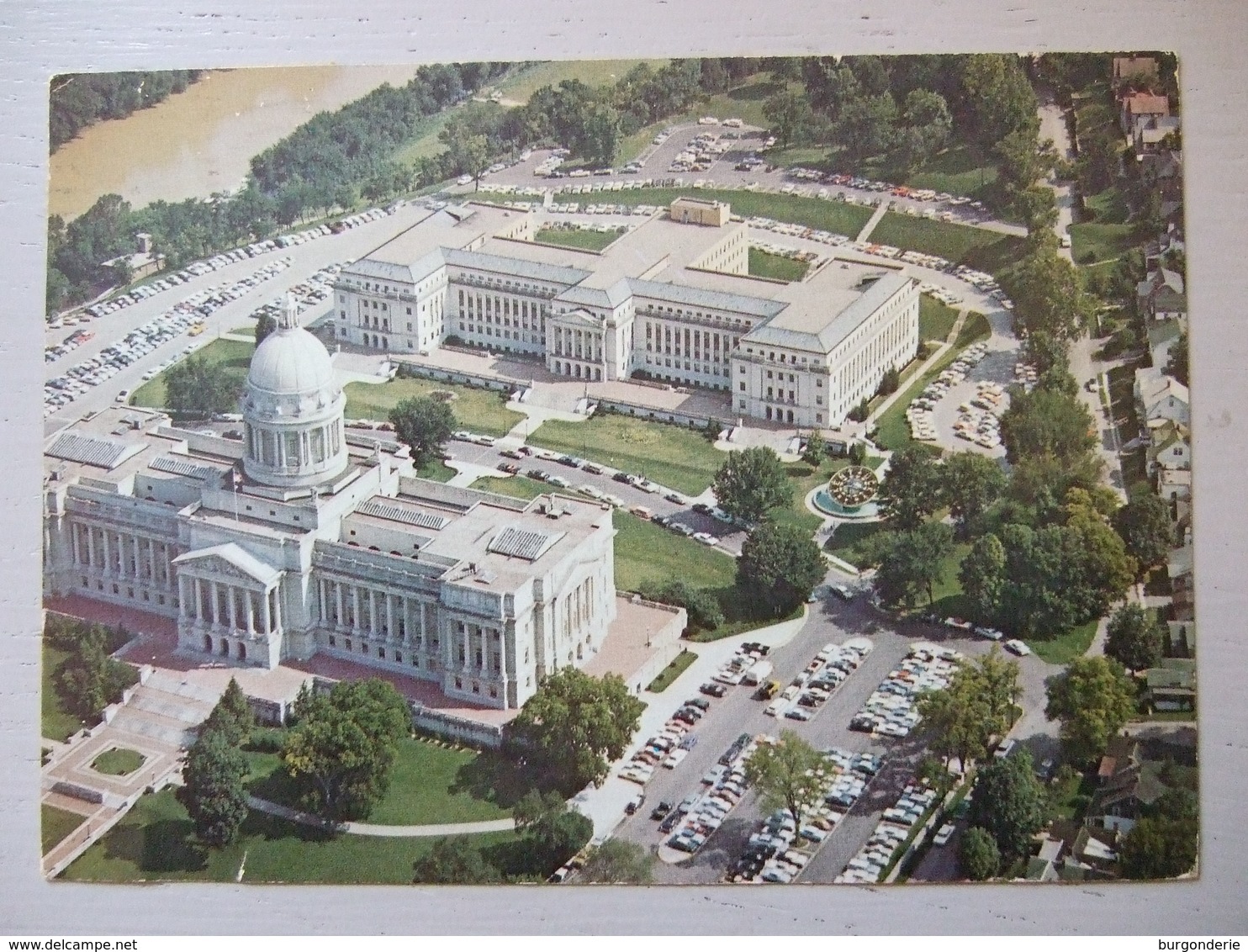 FRANKFORT / AERIAL OF STATE CAPITOL AND ANNEX / 1989 - Frankfort