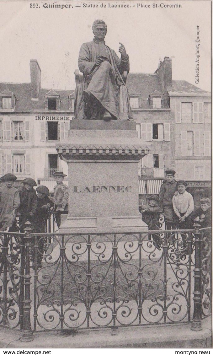 Finistère  : QUIMPER : Statue  De  LAENNEC  , Place  St Cornetin - Quimper