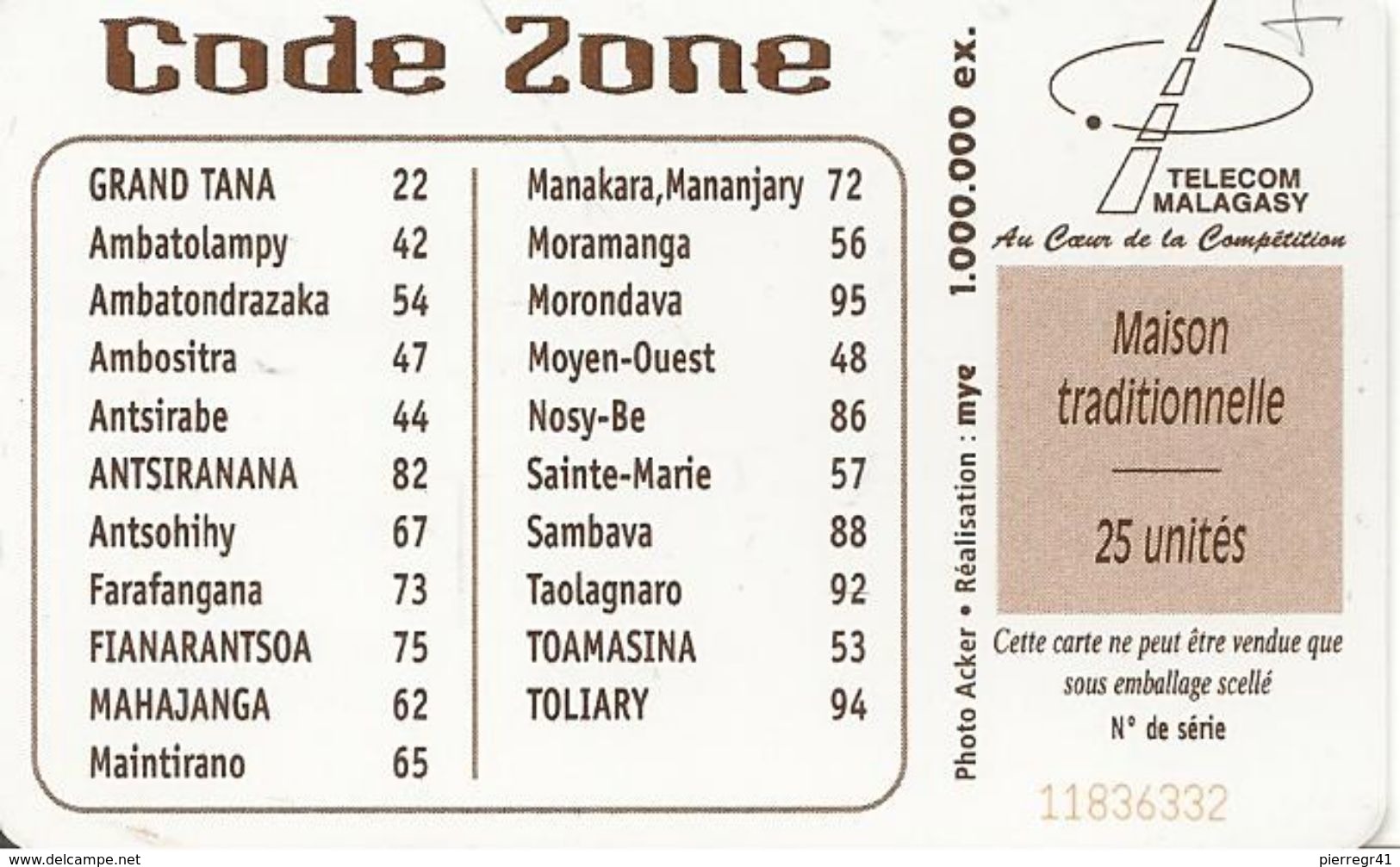 CARTE +PUCE-25U--SA2-MADAGASCAR-MAISON TRADITIONNELLE-UTILISE-1000000Ex-V° N°Rouge-TBE - Madagascar