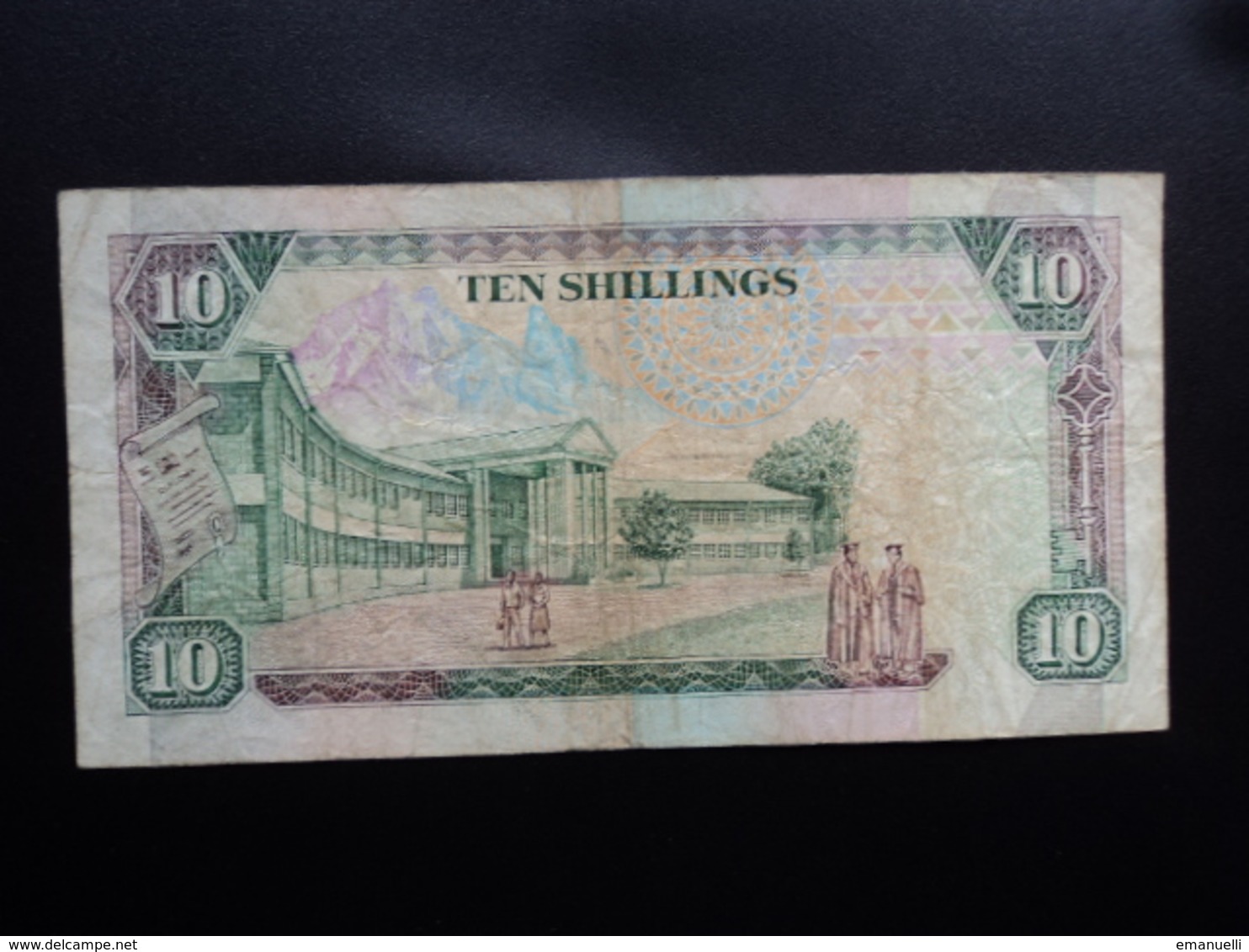 KENYA : 10 SHILINGI   1.7.1990  P 24b    TTB - Kenya