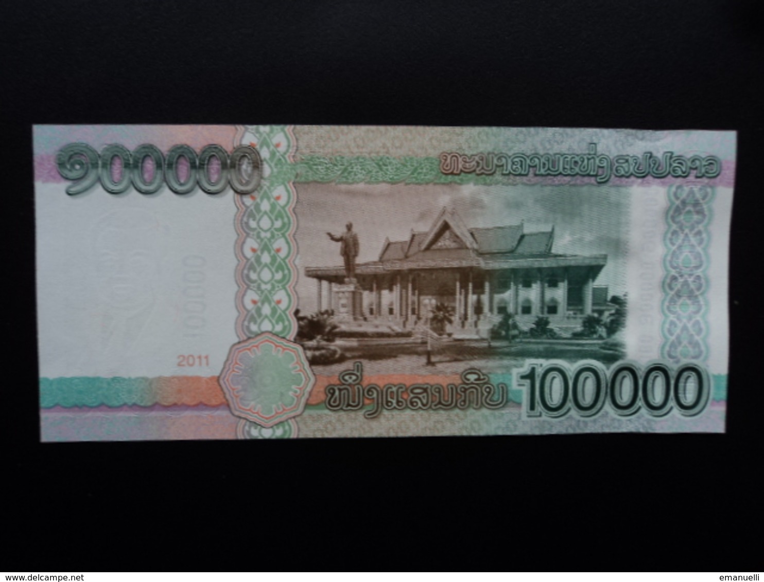 LAOS : 100 000 KIP  2011   P 42    Presque NEUF - Laos