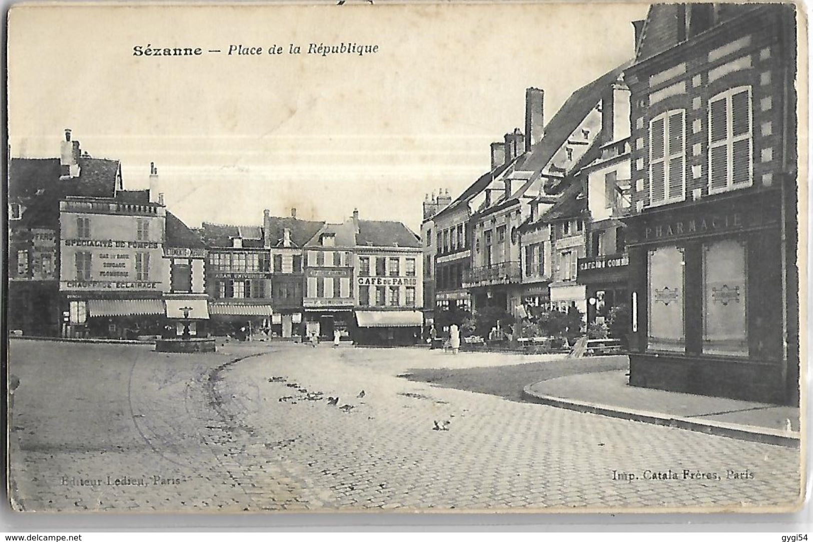 Sézanne Place De La République - Sezanne