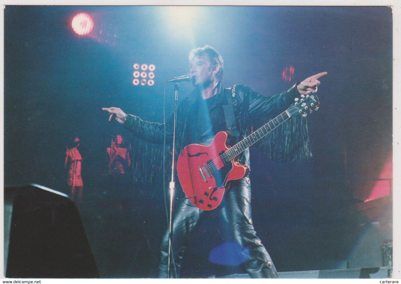 Cp Johnny Hallyday Tournée Hiver 1990 Sou Les Feux  De La Scène Et Projecteur,rockeur , - Artisti