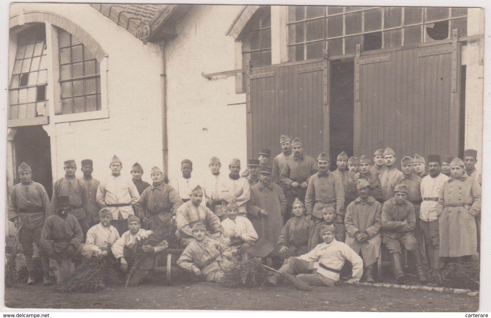 CARTE PHOTO,ARMEE D'AFRIQUE,7 EME REGIMENT INFANTERIE COLONIALE,MAROC,ALGERIE,ZOUAVE,TIRAILLEUR,CASERNE - Marrakech