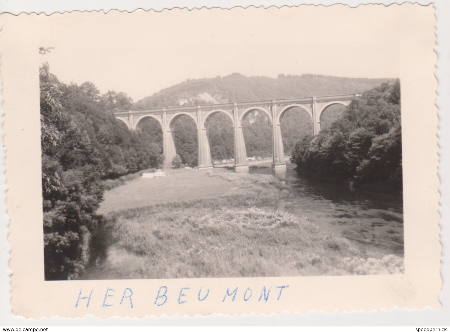 26485 Huit 8 Photo -Belgique Belgie Herbeumont - Années 1950 - Camping Femme Pont Meuse Velo - Lieux