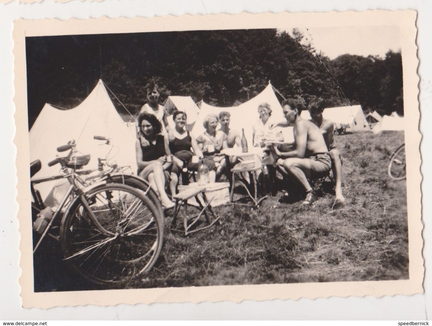 26485 Huit 8 Photo -Belgique Belgie Herbeumont - Années 1950 - Camping Femme Pont Meuse Velo - Lieux