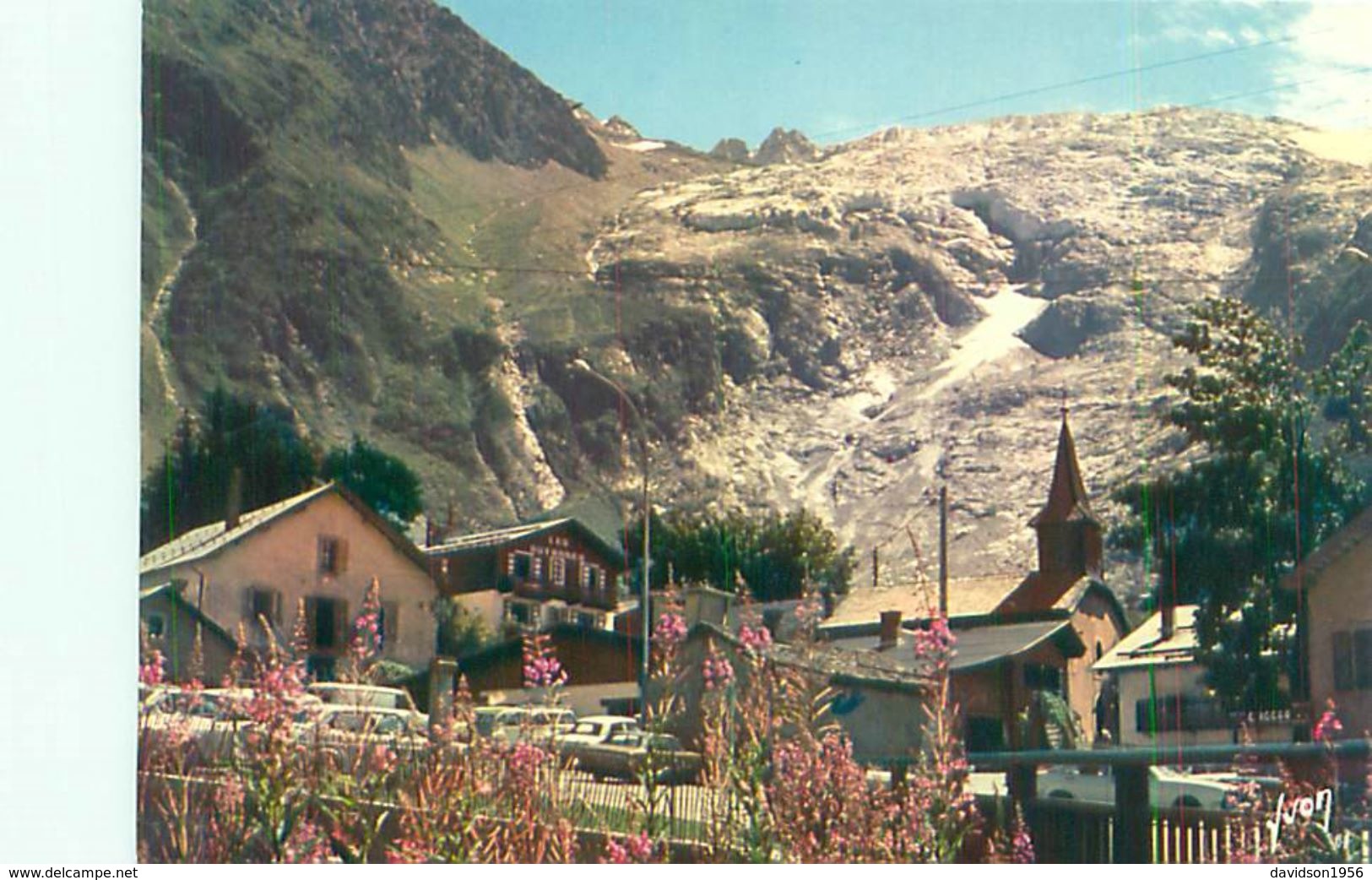 Massif Du Mont Blanc - Le Village Du Tour Et Le Glacier    J478 - Autres & Non Classés