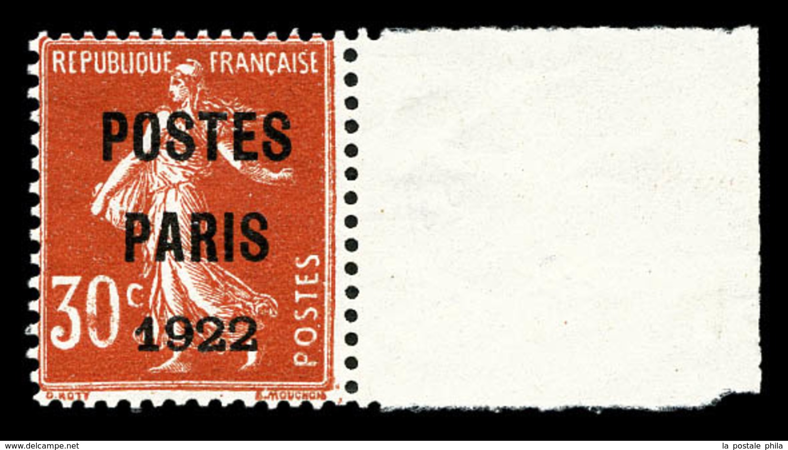 ** N°32, 30c Rouge Surchargé 'POSTE PARIS 1922' Bord De Feuille, Fraîcheur Postale. SUP. R.R. (signé Brun/certificat)    - 1893-1947