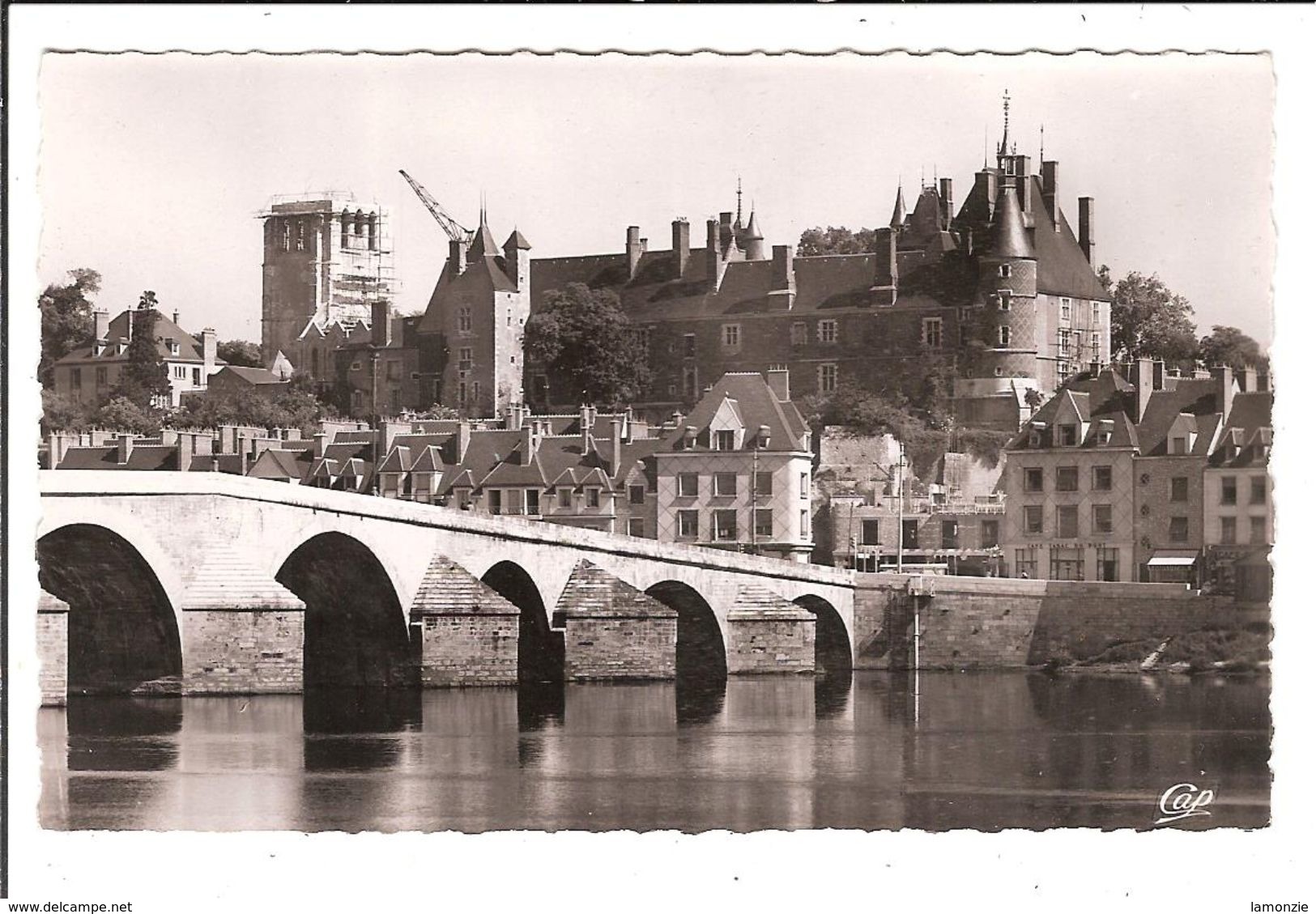 GIEN.  Cpsm N&B. Le Château, Vu De La Loire (scan Recto-verso) - Gien