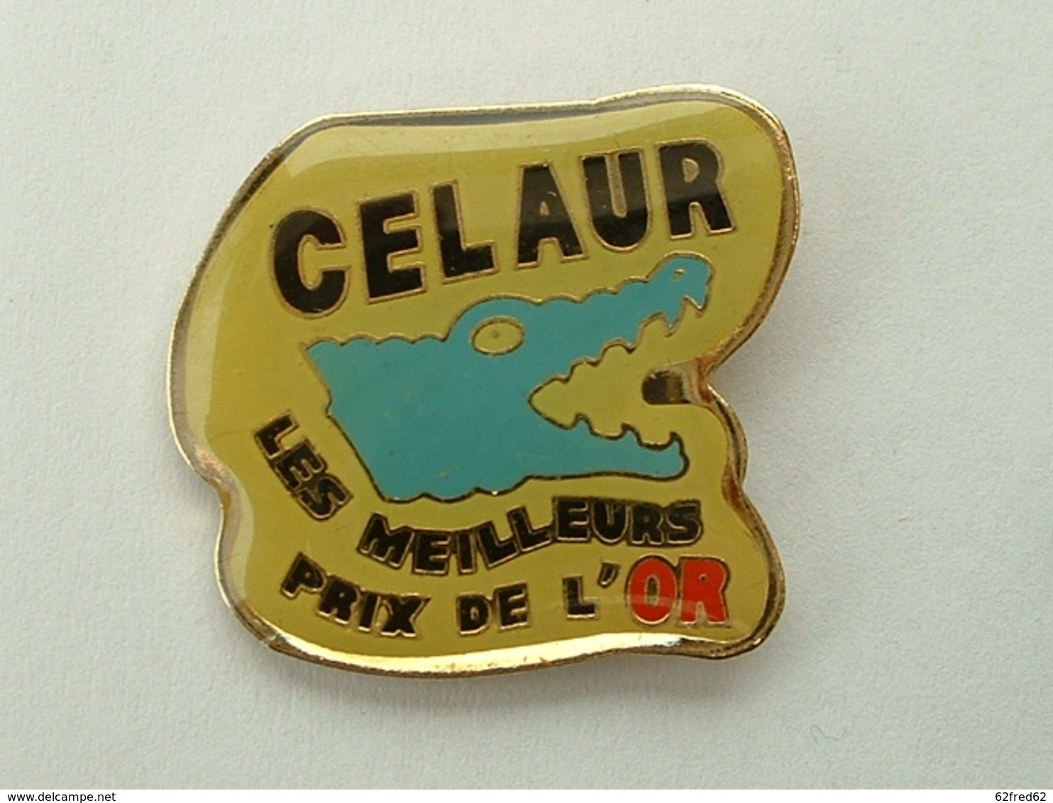 Pin's  CROCODILE - CELAUR LES MEILLEURS PRIX DE L'OR - Animaux