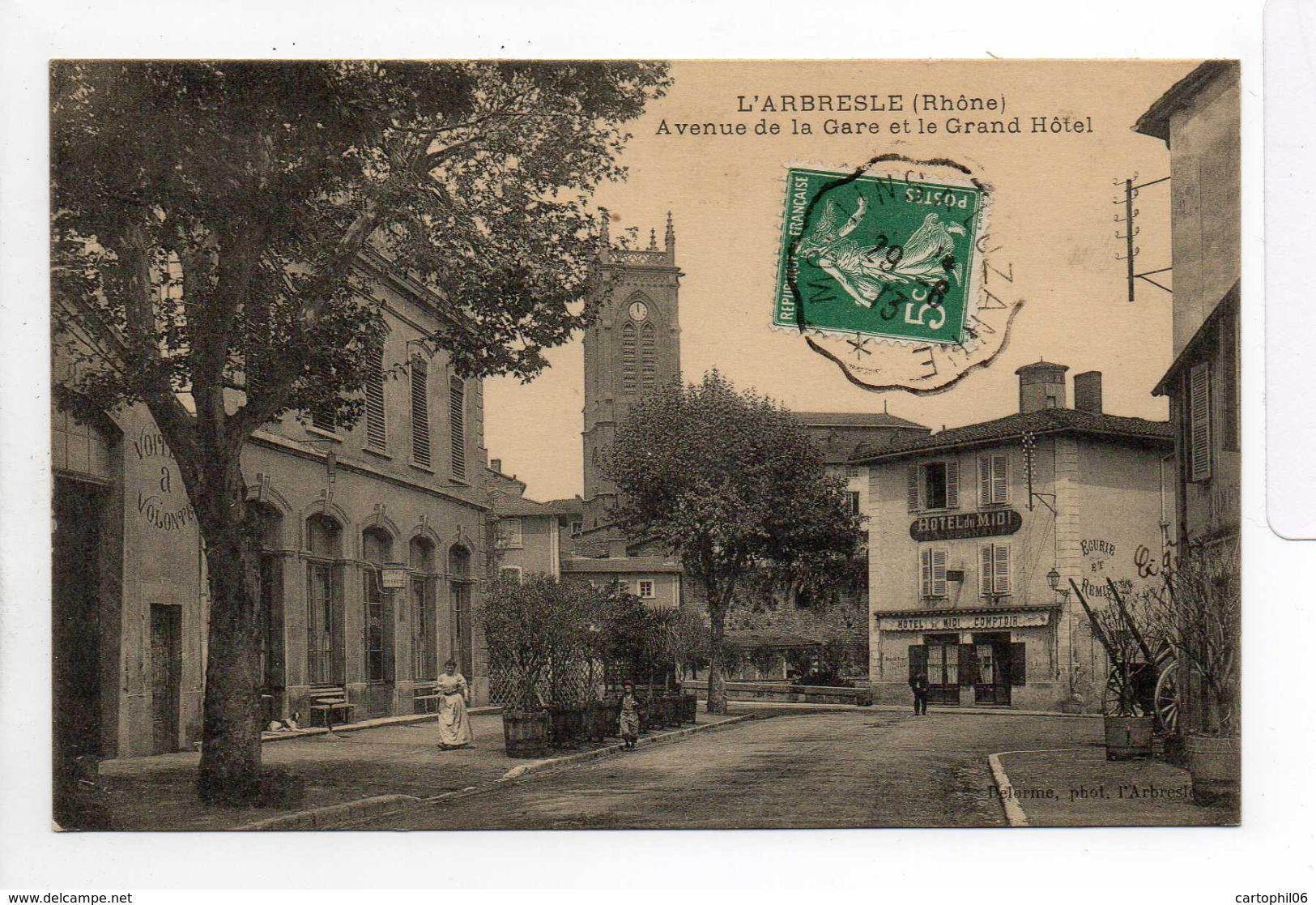 - CPA L'ARBRESLE (69) - Avenue De La Gare Et Le Grand Hôtel 1913 (HOTEL DU MIDI) - Photo Delorme - - L'Arbresle