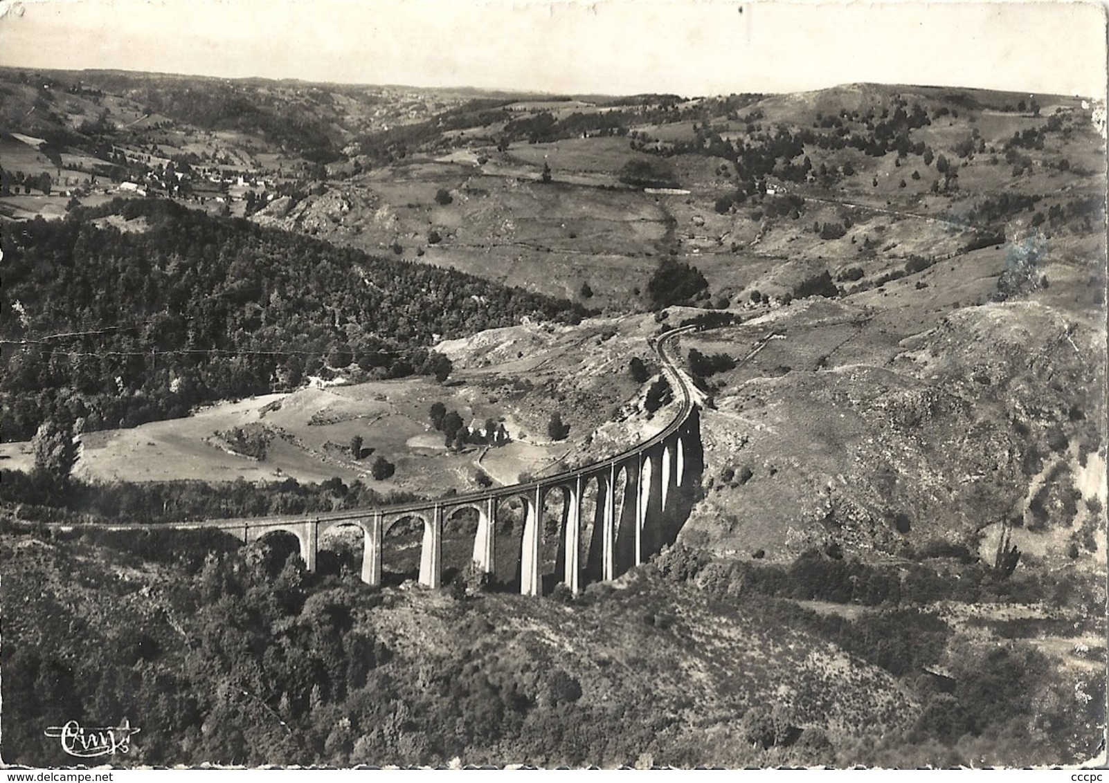 CPSM Riom-ès-Montagne Viaduc De La Lune Sèche Sur La Rhue Vue Aérienne - Autres & Non Classés