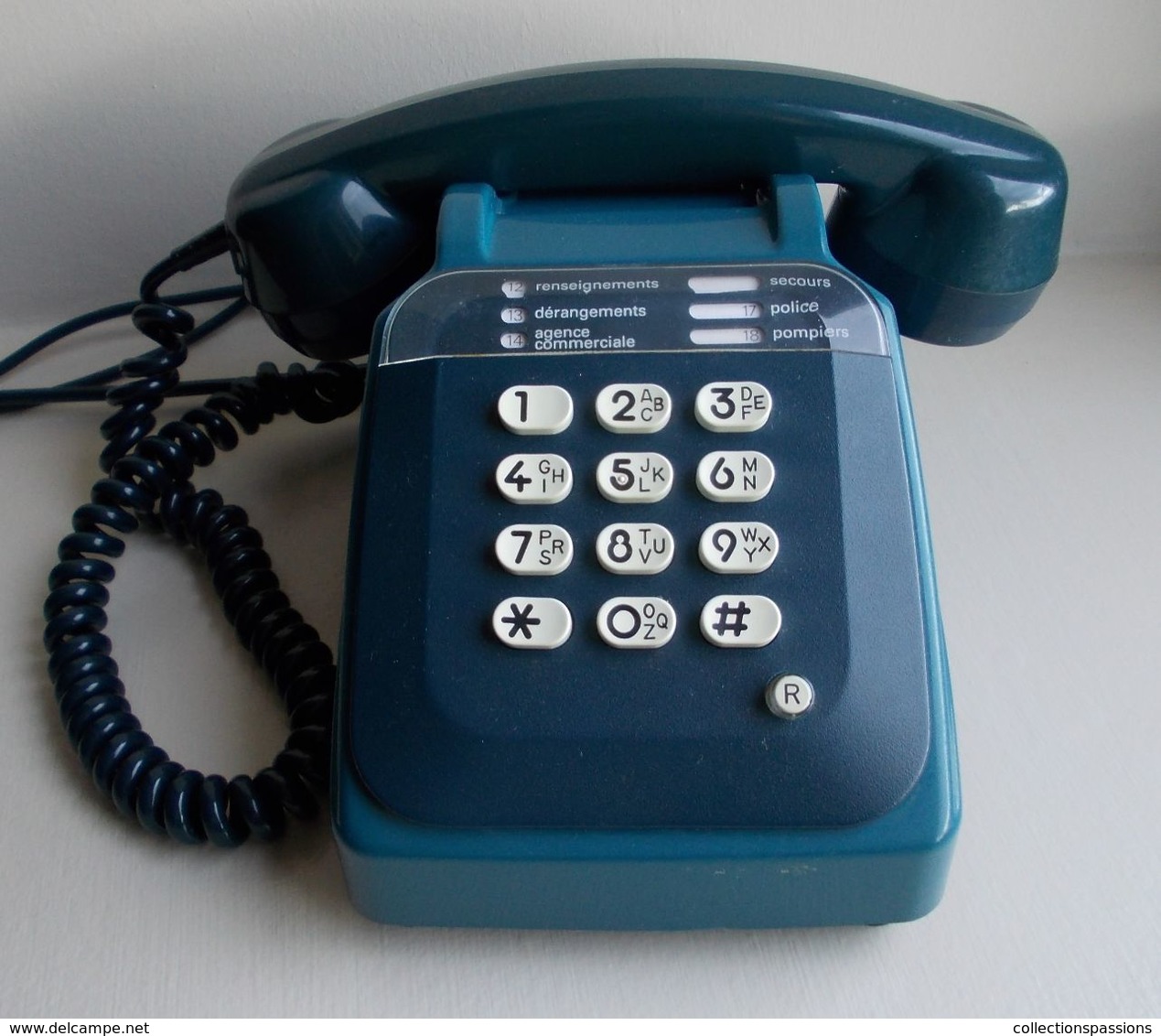 Téléphone Ancien SOCOTEL S 63 Bleu, à Touches. - Telephony