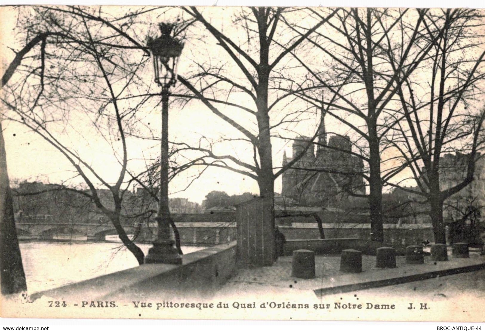 LOT N°435 - LOT DE + 200 CARTES DE NOTRE DAME DE PARIS - " LES ANCIENNES "