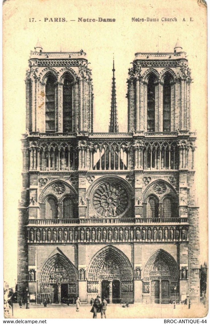 LOT N°435 - LOT DE + 200 CARTES DE NOTRE DAME DE PARIS - " LES ANCIENNES "