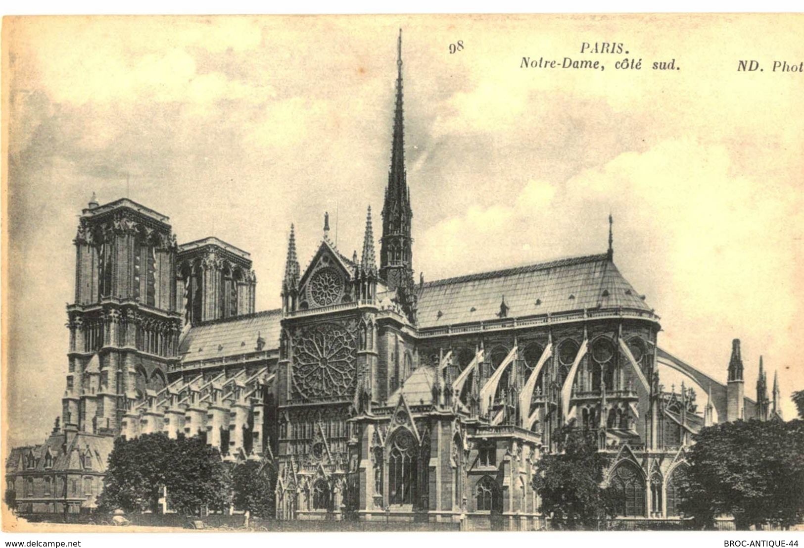 LOT N°435 - LOT DE + 200 CARTES DE NOTRE DAME DE PARIS - " LES ANCIENNES "