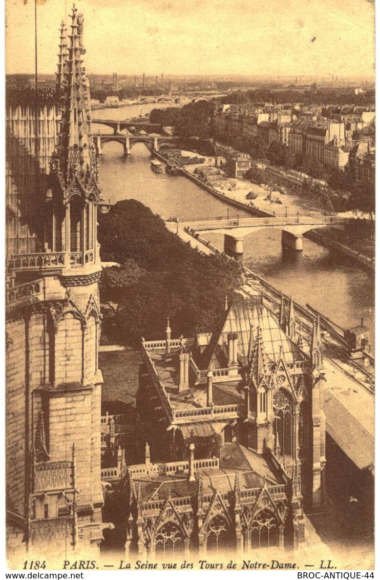 LOT N°435 - LOT DE + 200 CARTES DE NOTRE DAME DE PARIS - " LES ANCIENNES "