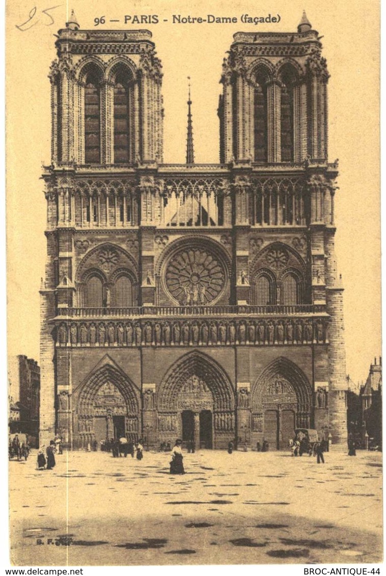 LOT N°435 - LOT DE + 200 CARTES DE NOTRE DAME DE PARIS - " LES ANCIENNES "