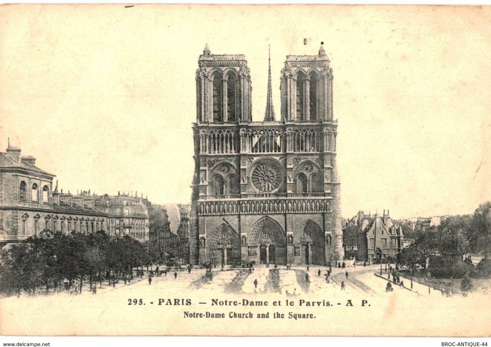 LOT N°435 - LOT DE + 200 CARTES DE NOTRE DAME DE PARIS - " LES ANCIENNES "