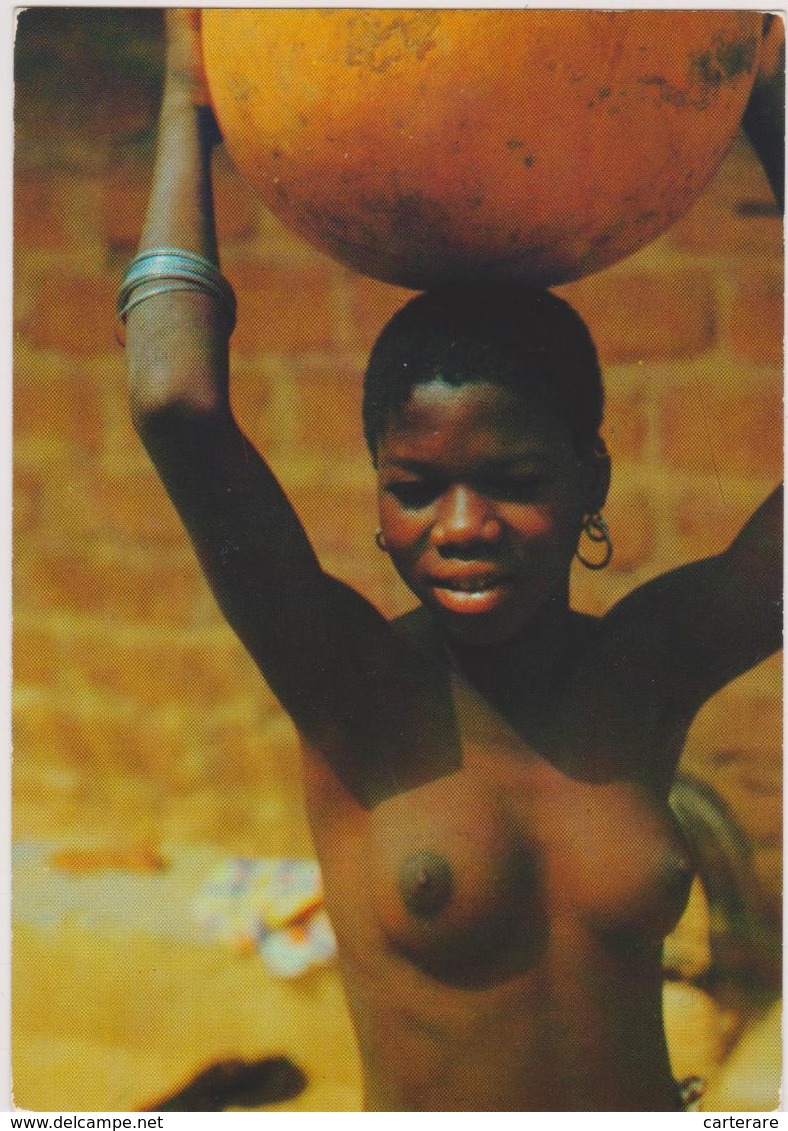 Jeune Africaine Au Travail,les Seins Nus,africa In Colors,a Young African,transport De L'eau,sex,nue,nu,nude - Somalia