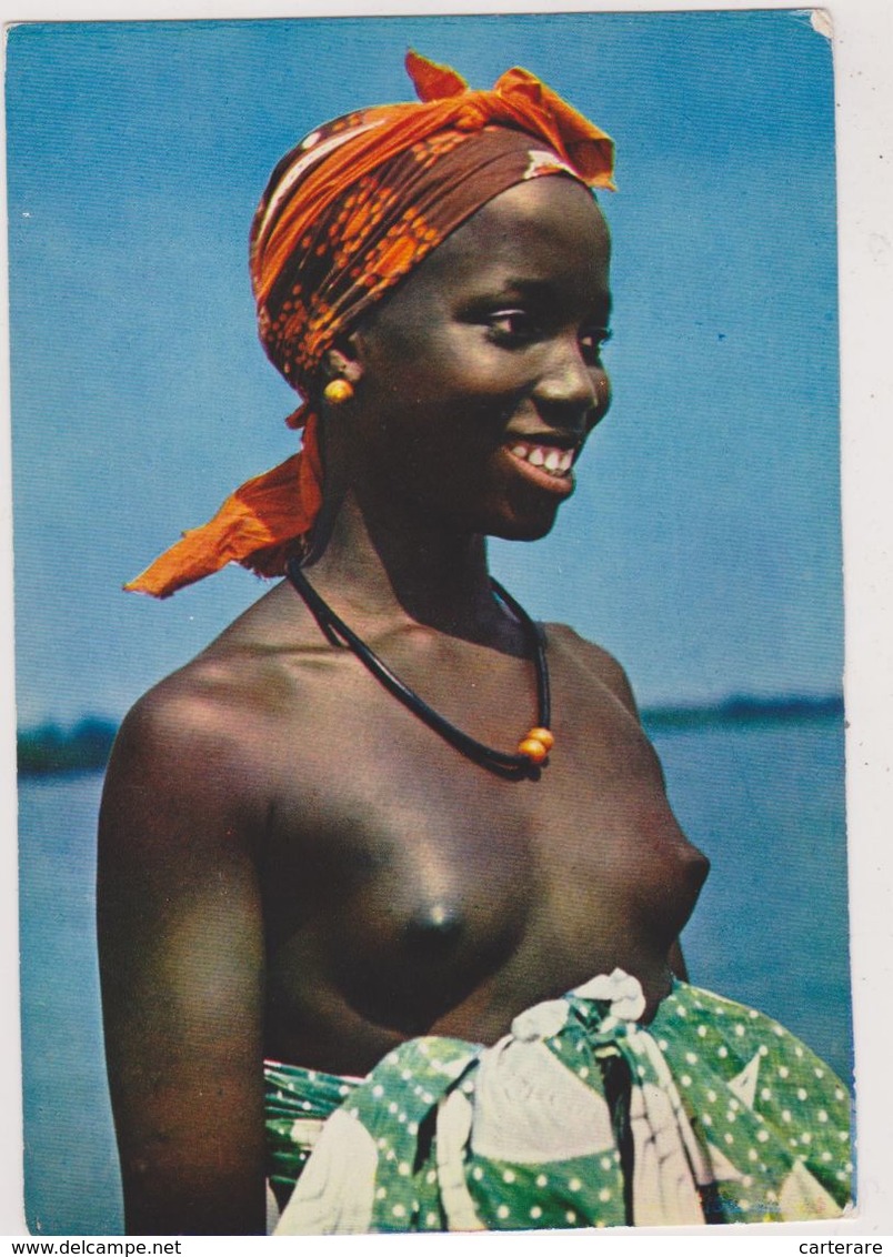 Sénégal,femme Africaine Heureuse De Vivre,gracieux Sourire ,et Sein Nus,tenue Décontractée,africa,nu,nue,sex,nude - Sénégal