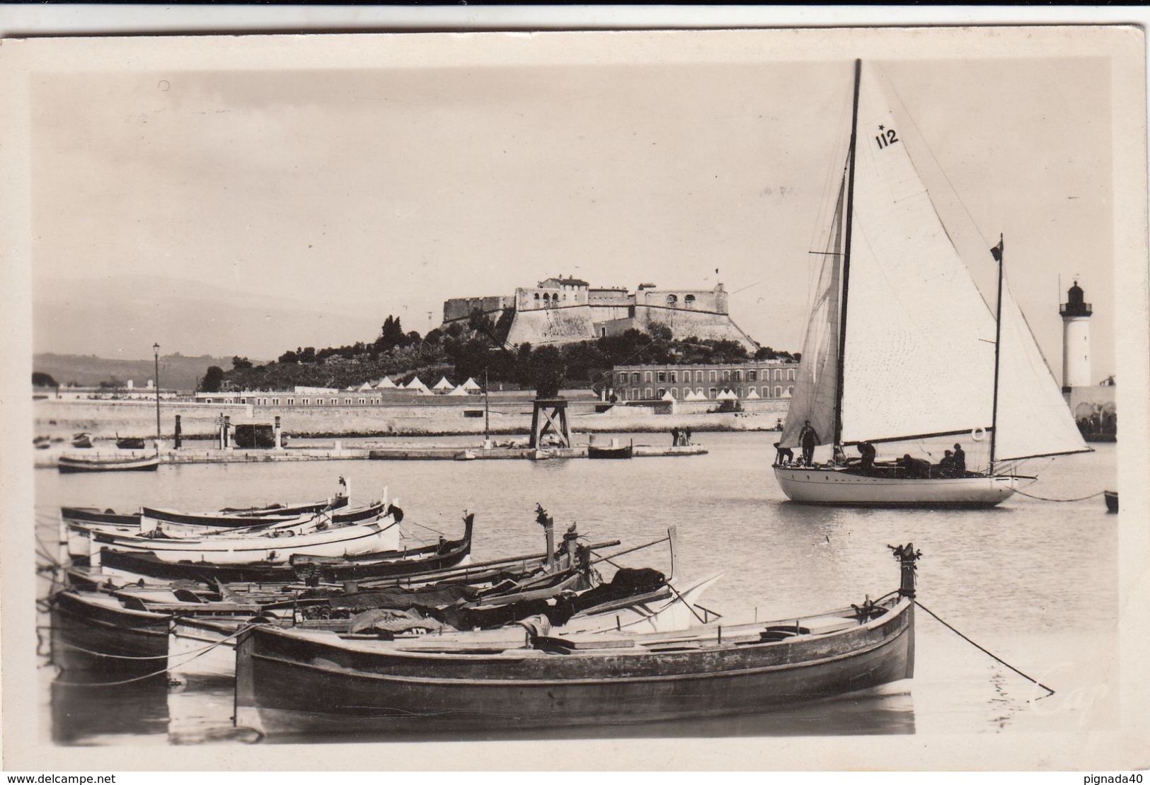 Cp , 06 , ANTIBES , Entrée Du Port Et Le Fort Carré - Autres & Non Classés