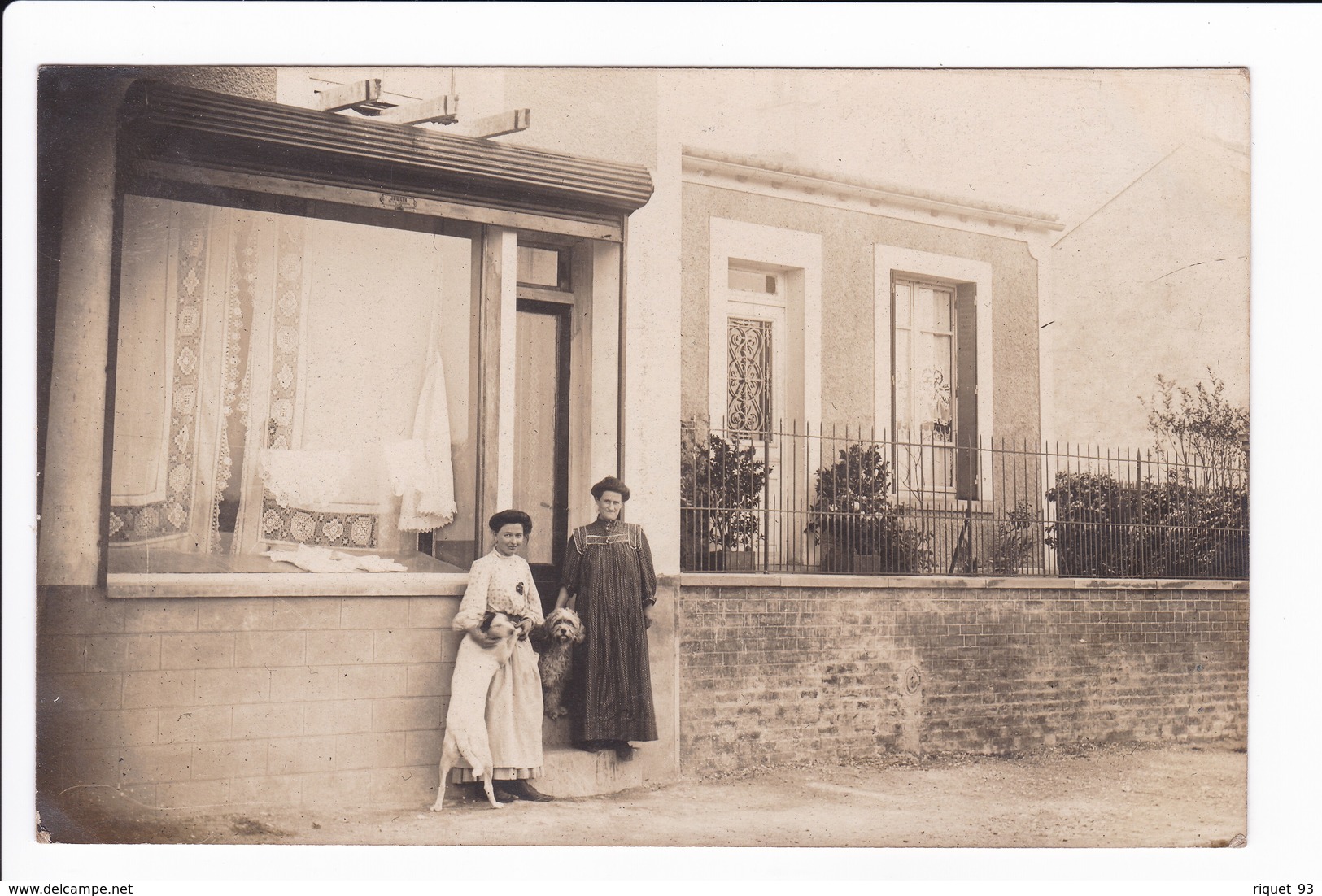 CARTE PHOTO -Magasin De Dentellerie!!!! - To Identify