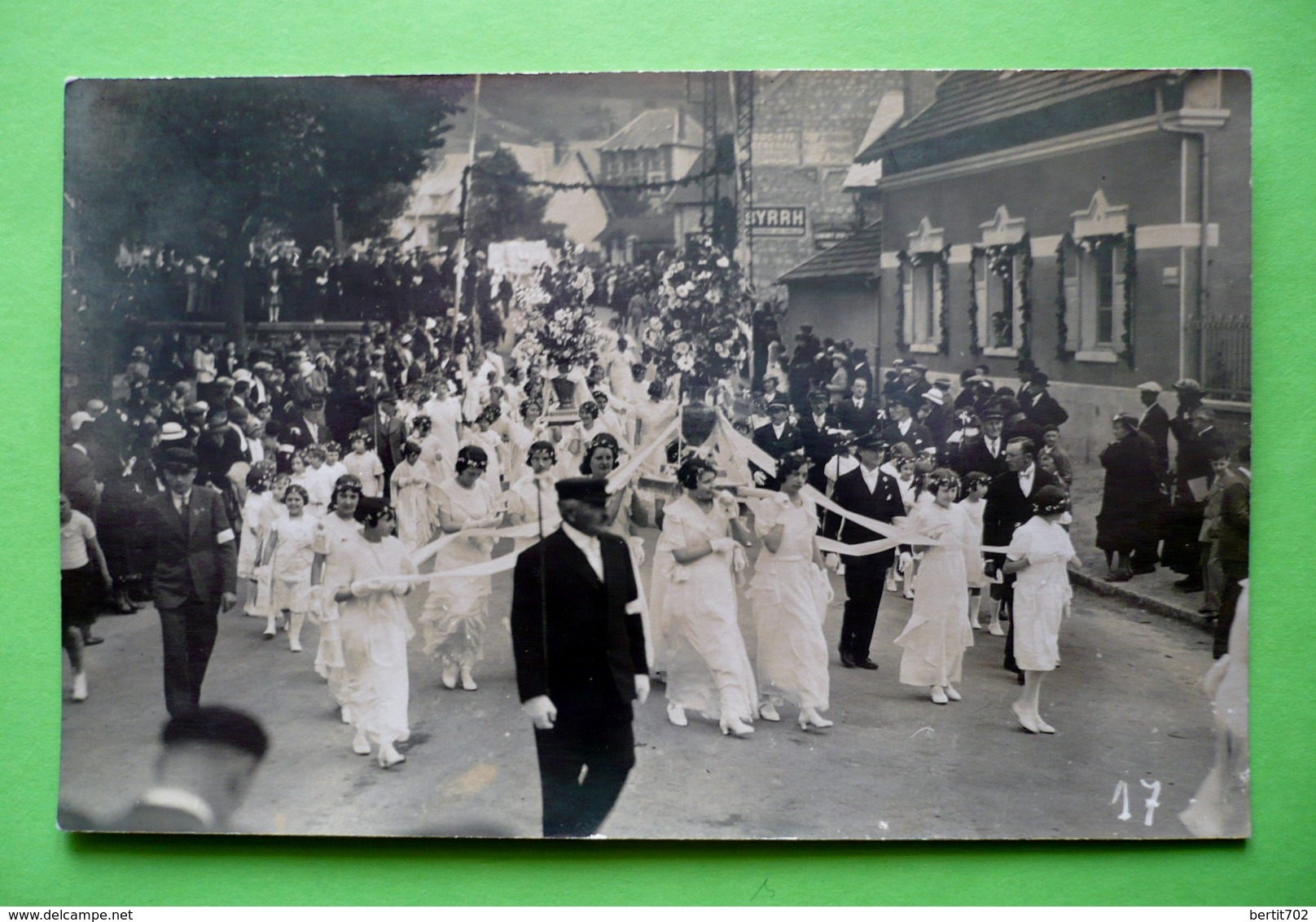 BELLE CARTE - PHOTO - Défilé Bouquet Provincial VAILLY-SUR-AISNE 1935 -Bd Des Termes-tir à L'arc - Phot.HEBERT ATTICHY - Tiro Al Arco