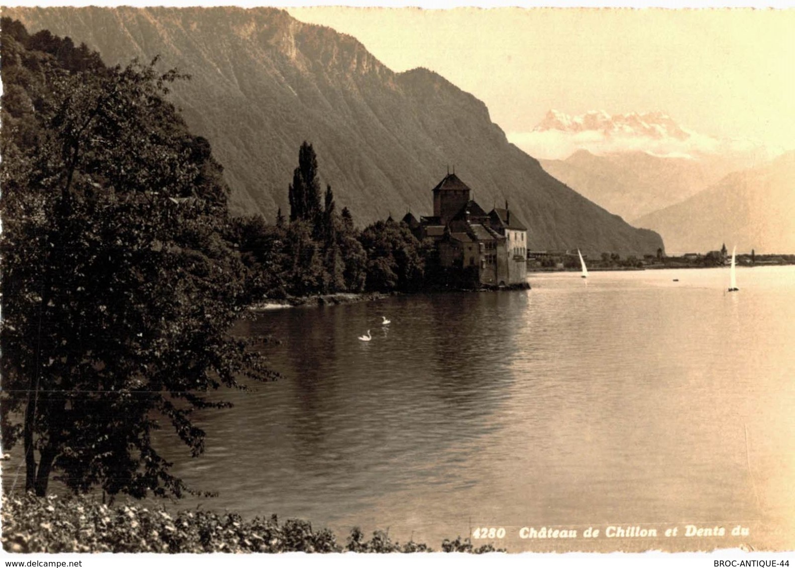 LOT N°434 - LOT DE 140 CARTES DE CHILLON ET LE LAC LEMAN