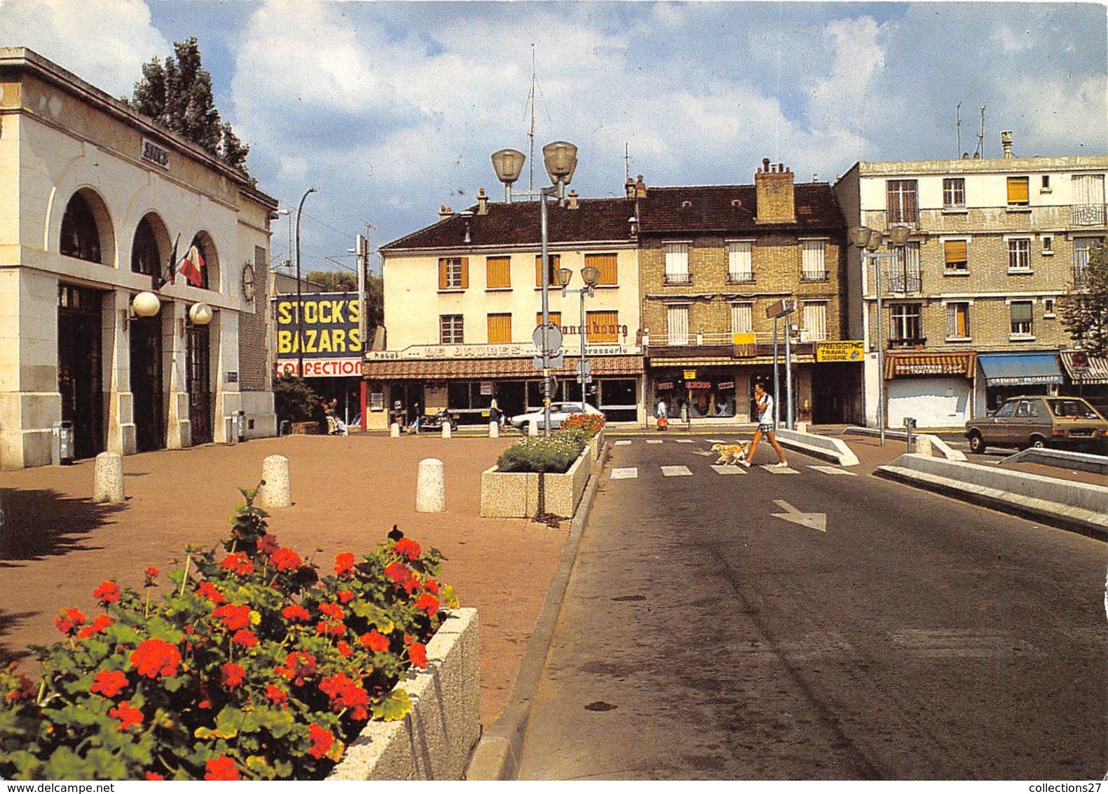 78-SARTROUVILLE- PLACE DE LA GARE - Sartrouville