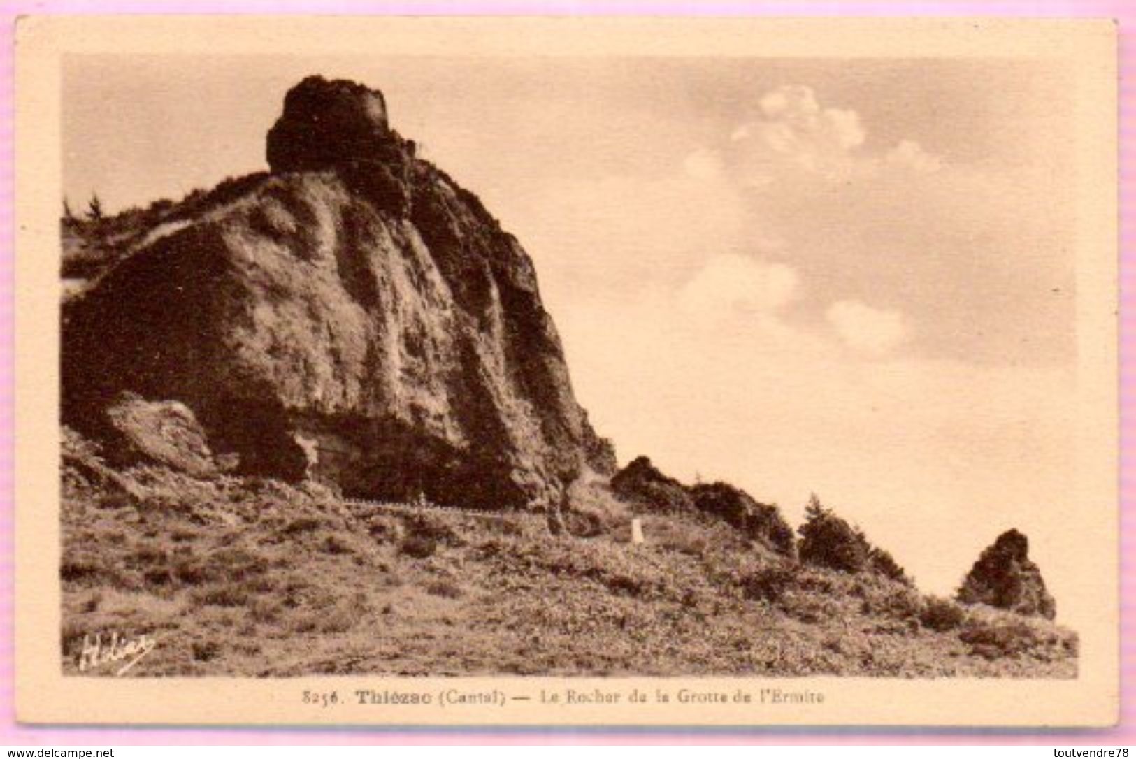 CP15-01 ; Dept 15 (Cantal) THIEZAC Le Rocher De La Grotte De L'Ermite - Non  Circulé - Other & Unclassified
