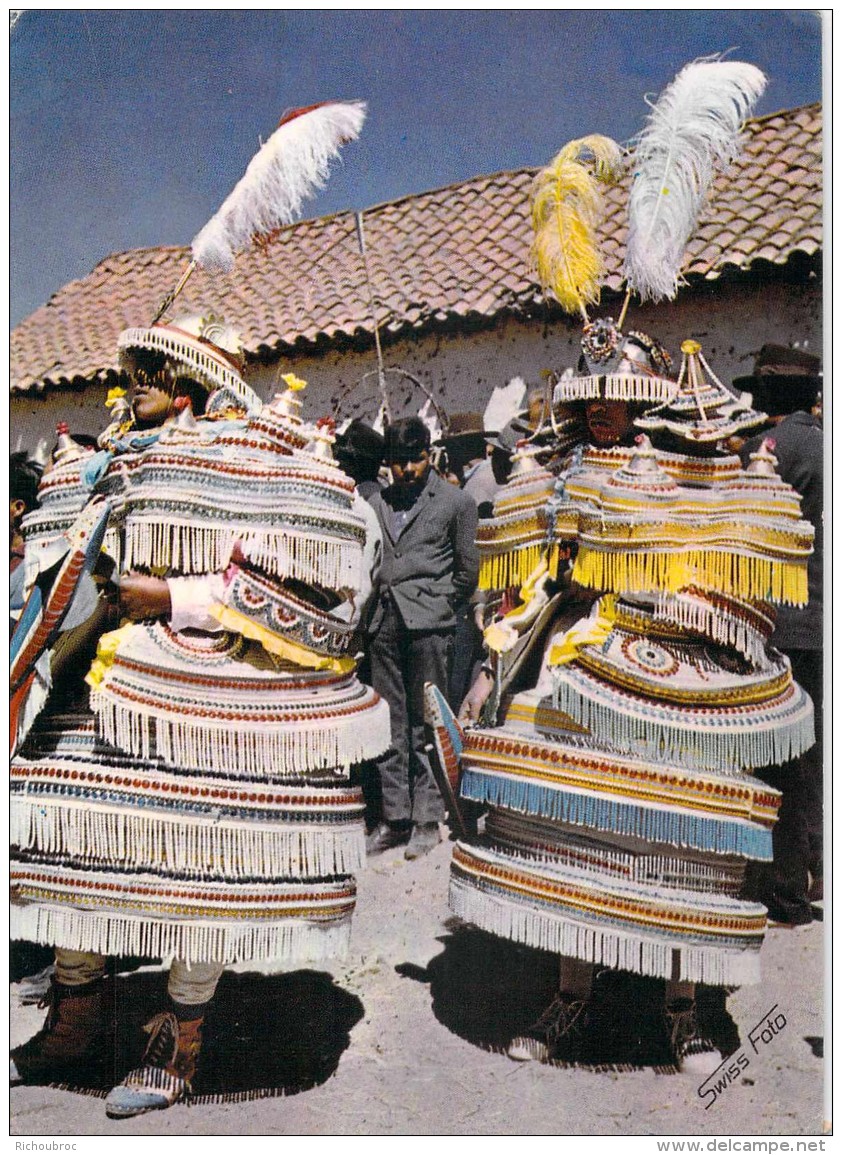 PUNO ICHU BAILARINES EN LA FIESTA DE SAN PEDRO / PERU / PEROU - Pérou