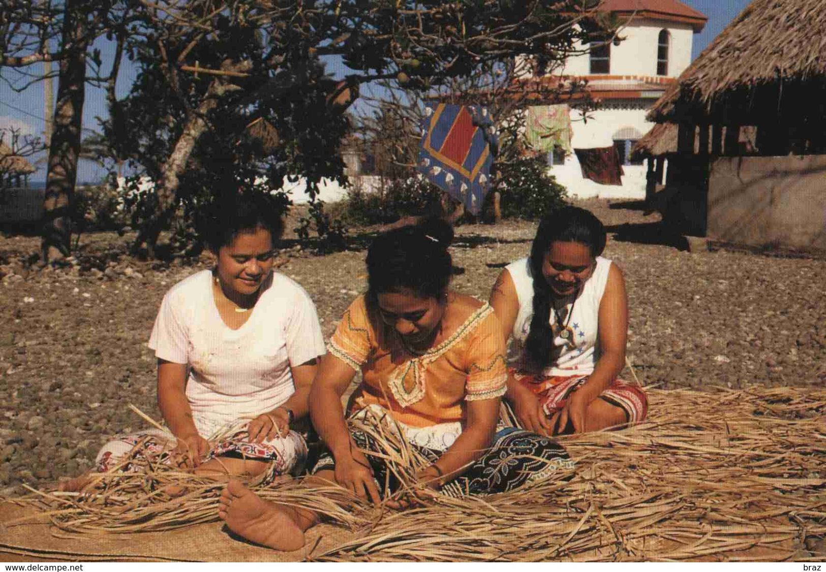 CPM  Wallis Et Futuna Tressage Des Nattes - Wallis Et Futuna