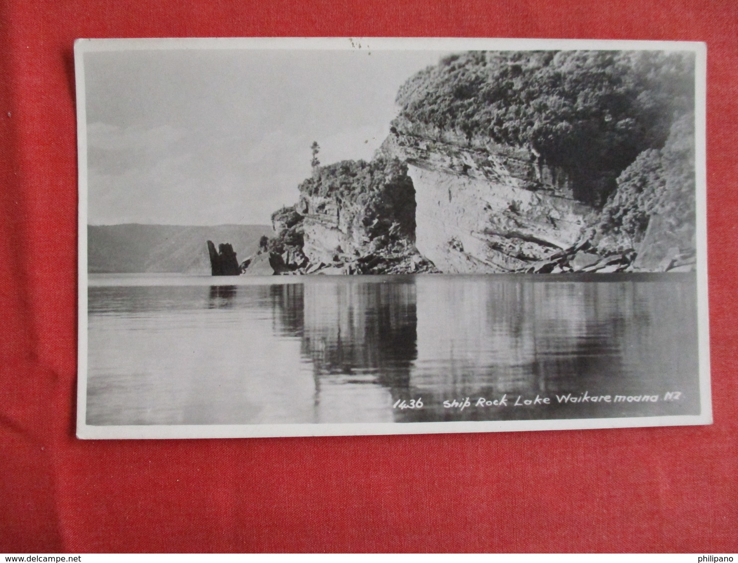 New Zealand  RPPC--Ship Rock Lake Waikare Monnd Ref 2909 - New Zealand