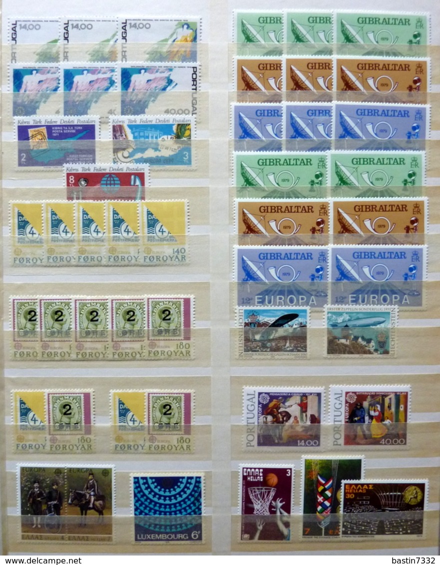 World collection,Europe/CEPT in 5 stockbooks MNH/Postfris/Neuf sans charniere