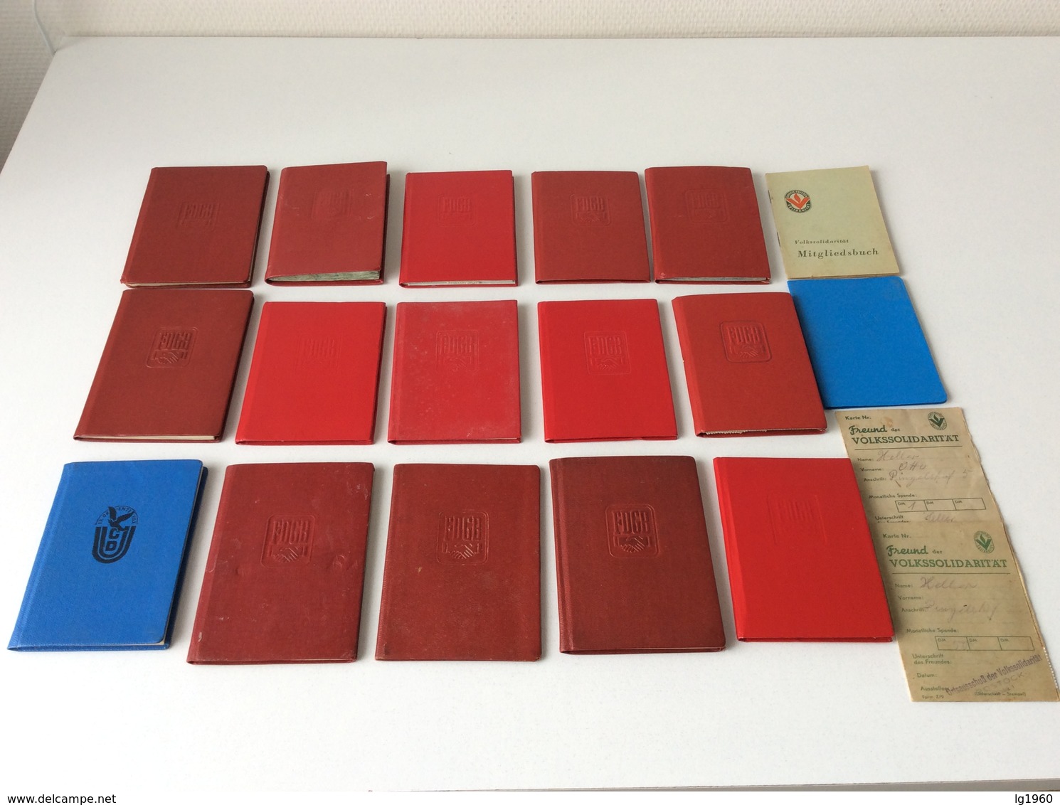 19 Mitgliedsbucher  Mit Marken  +  1000 Marken - 4 Scans - Documents Historiques