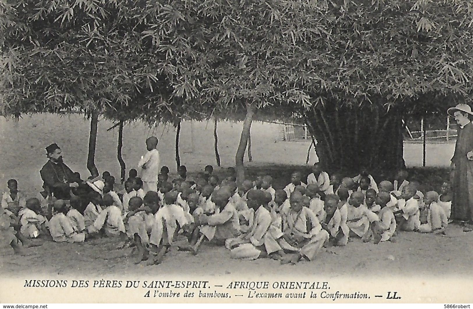 CARTE POSTALE ORIGINALE ANCIENNE : MISSIONS DES PERES DU SAINT ESPRIT AFRIQUE ORIENTALE A L'OMBRE DES BAMBOUS UN EXAMEN - Mozambique