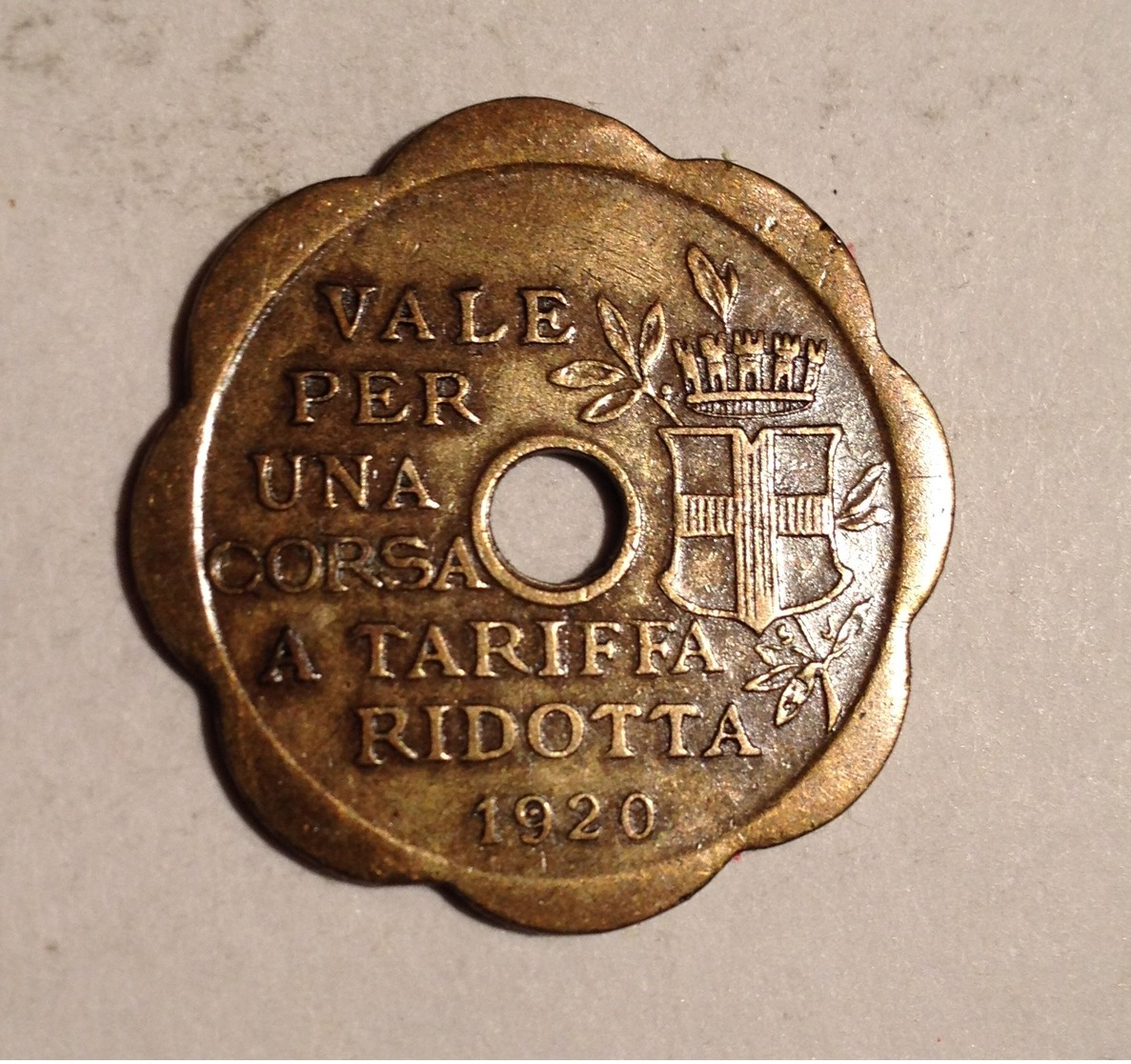 TOKEN JETON GETTONE TRASPORTI TRANSIT VALE PER UNA CORSA A TARIFFA RIDOTTA 1920 MILANO - Monetari/ Di Necessità