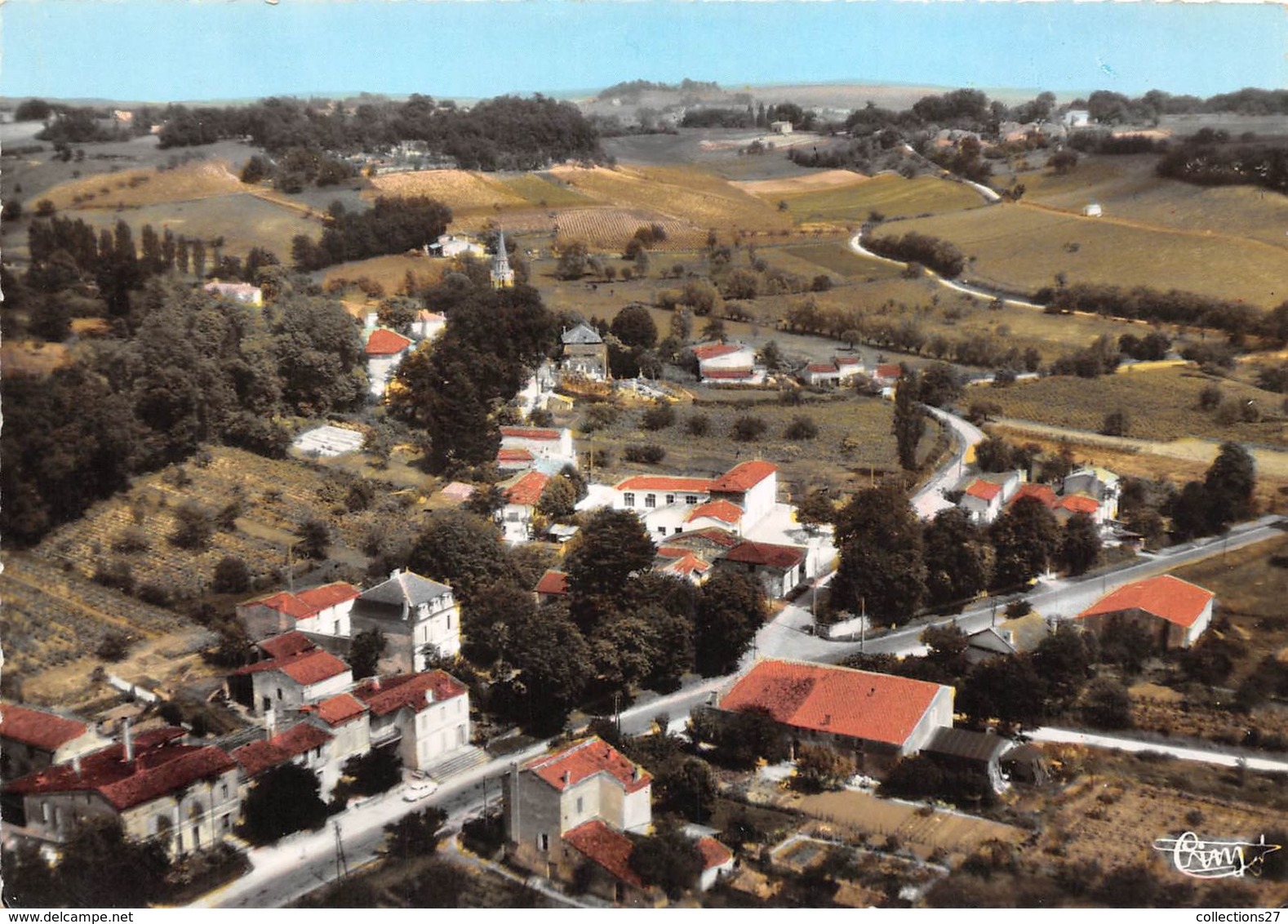 33-SAINT-MICHEL-DE-FRONSAC- VUE AERIENNE , LES ECOLES ET LE CENTRE DU BOURG - Autres & Non Classés